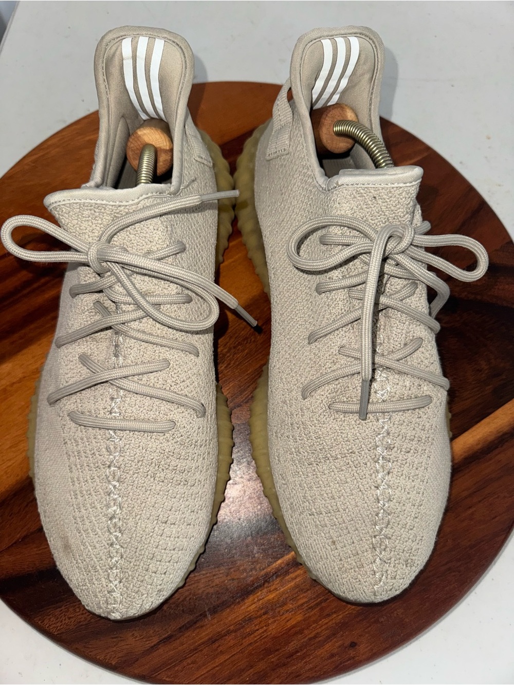 adidas Yeezy Boost Cream - Picture 2 of 8
